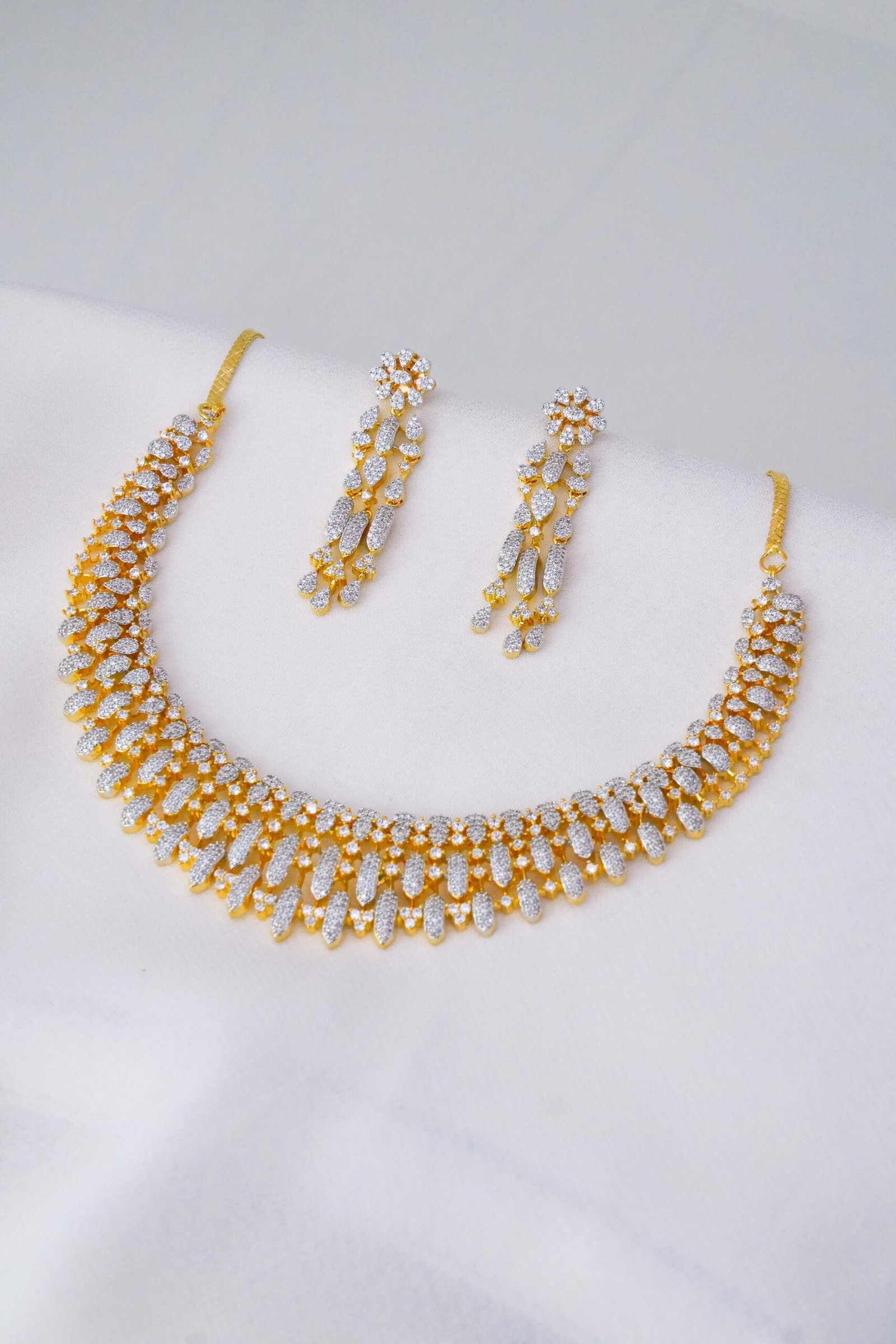 DSC04964.jpg Timeless Embrace Necklace - Image 1