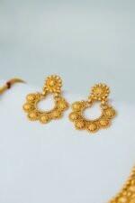 Golden Aura Necklace - Image 4