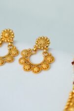 Golden Aura Necklace - Image 3